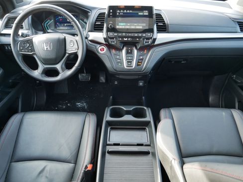 Used 2024 Honda Odyssey Sport image 10