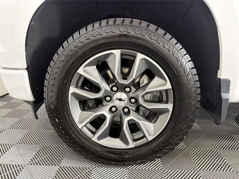 Used 2022 Chevrolet Silverado 1500 RST AWD/4WD image 9
