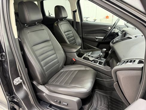 Used 2017 Ford Escape Titanium image 27