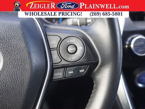 Used 2022 Toyota Venza LE image 23