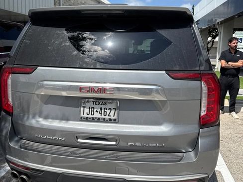 Used 2023 GMC Yukon Denali w/ Denali Reserve Package AWD/4WD image 8