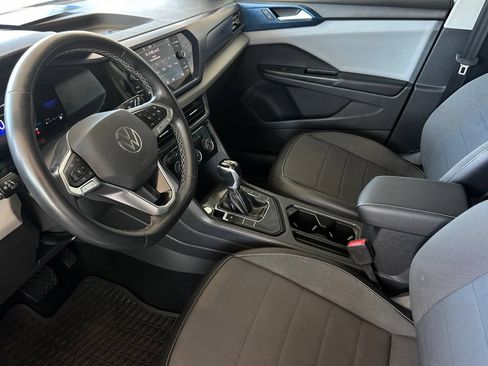 Used 2023 Volkswagen Taos SE FWD image 9