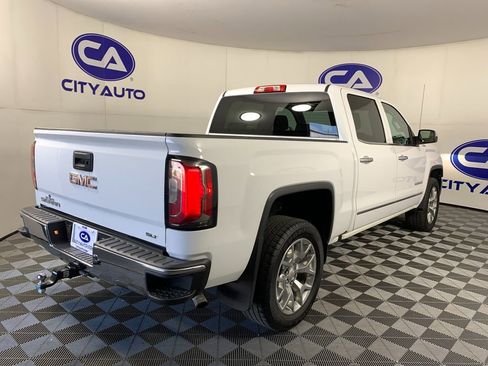 Used 2018 GMC Sierra 1500 SLT w/ SLT Premium Package AWD/4WD image 3