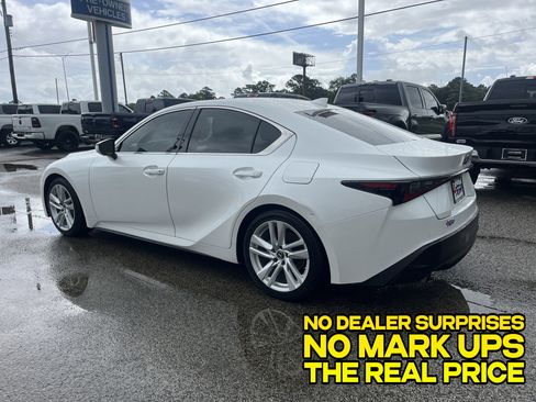 Used 2023 Lexus IS 300 w/ Comfort Package RWD image 5