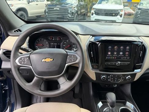 Used 2022 Chevrolet Traverse LS FWD image 18
