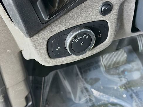 Used 2022 Ford Transit Connect XL image 22