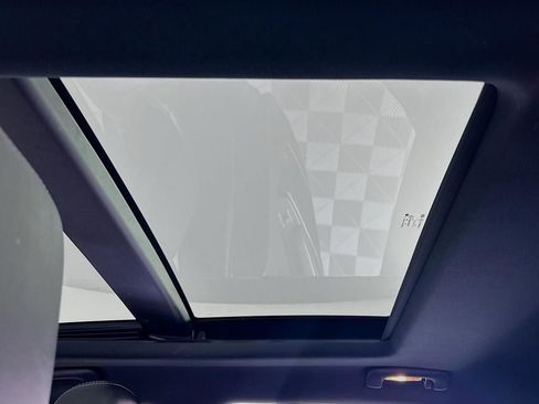 Used 2021 Chrysler 300 S image 33