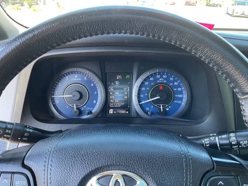 Used 2020 Toyota Sienna XLE Premium w/ Carpet Mat Package FWD image 20