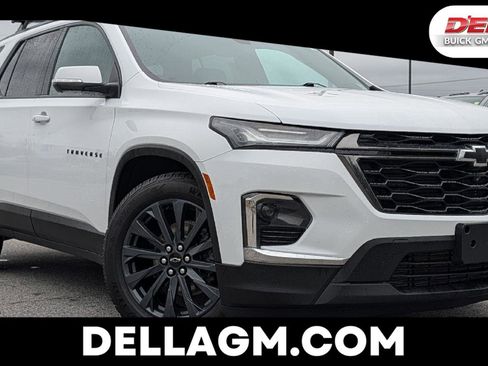Used 2022 Chevrolet Traverse RS image 1