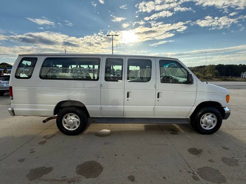 Used 2007 Ford E-350 and Econoline 350 XLT image 6