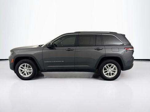 Used 2024 Jeep Grand Cherokee Laredo X RWD image 8