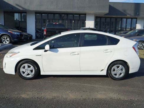 Used 2011 Toyota Prius One FWD image 2