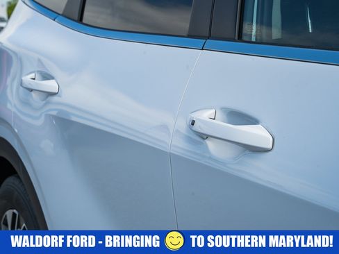 Used 2025 Kia Sportage EX FWD image 12