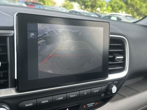 Used 2025 Hyundai Venue SEL FWD image 26