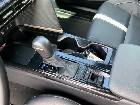 Used 2025 Toyota Camry SE FWD image 16