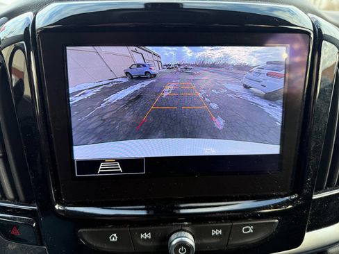 Used 2021 Chevrolet Traverse LT w/ LPO, Blackout Package image 22