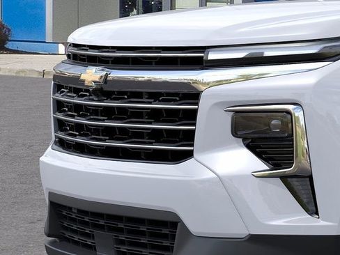 New 2026 Chevrolet Traverse LT w/ Driver Confidence Package AWD/4WD image 13