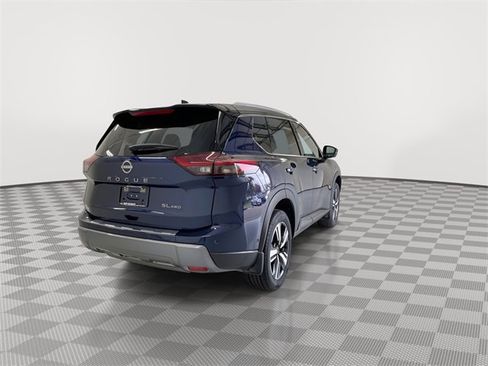 Certified 2024 Nissan Rogue SL image 11