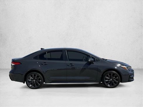 Used 2024 Toyota Corolla SE w/ SE Package FWD image 4