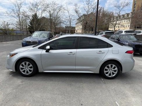 Used 2023 Toyota Corolla LE image 5