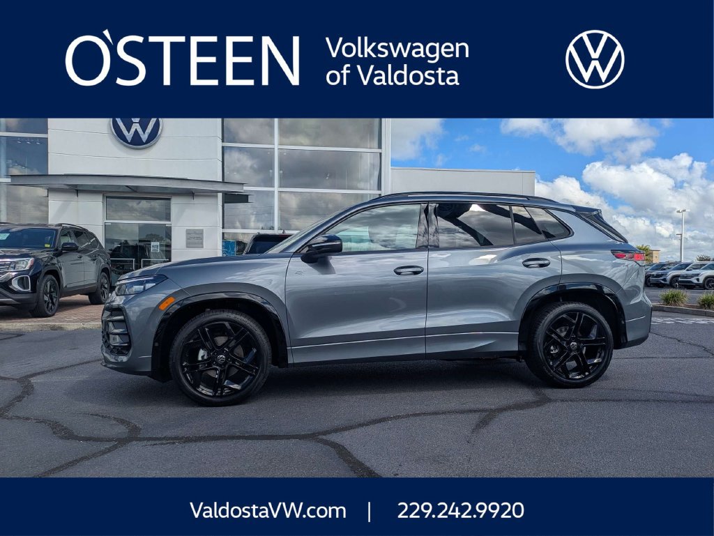 New 2026 Volkswagen Tiguan SE R-Line FWD image 1