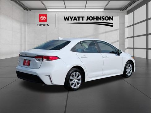Used 2024 Toyota Corolla LE FWD image 5