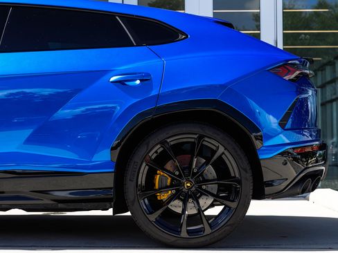 Used 2022 Lamborghini Urus image 15