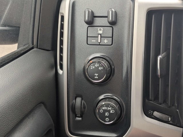Used 2015 GMC Sierra 2500 SLE w/ SLE Preferred Package AWD/4WD image 26