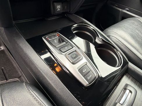 Used 2018 Honda Pilot Touring image 13