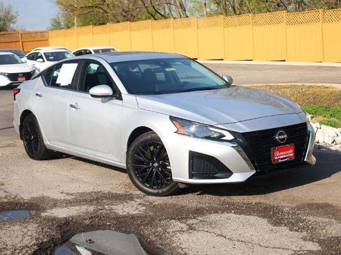 Certified 2025 Nissan Altima 2.5 SV w/ SV Special Edition Package image 2