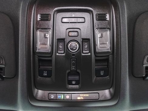 Used 2022 Chevrolet Suburban High Country AWD/4WD image 18