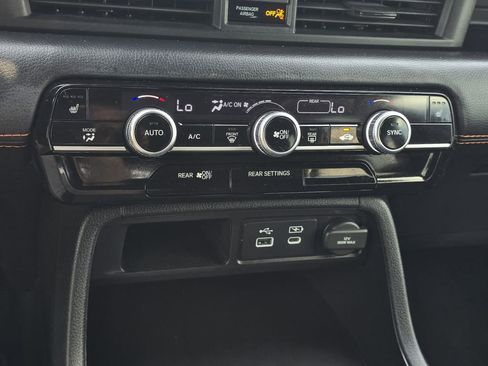 Used 2023 Honda Pilot Sport image 21