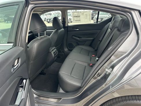 New 2025 Nissan Altima 2.5 SL image 13