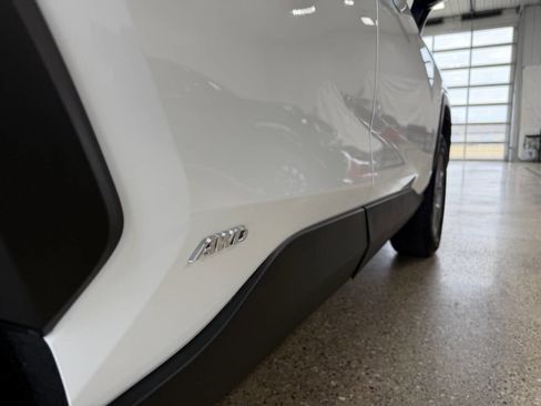 Used 2022 Toyota RAV4 LE image 38