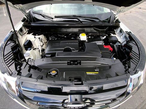 Used 2024 Nissan Pathfinder SL AWD/4WD image 10