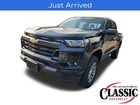 Used 2023 Chevrolet Colorado LT w/ LT Convenience Package image 4