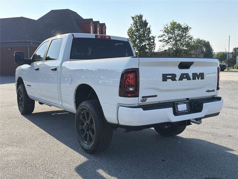 New 2026 RAM 2500 Big Horn AWD/4WD image 7