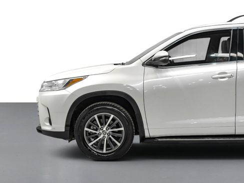Used 2018 Toyota Highlander XLE FWD image 10