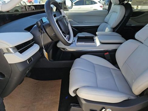 New 2025 Lincoln Navigator Reserve image 19