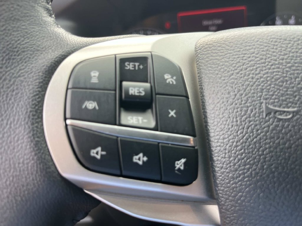 Used 2024 Ford Explorer XLT w/ Equipment Group 202A AWD/4WD image 40