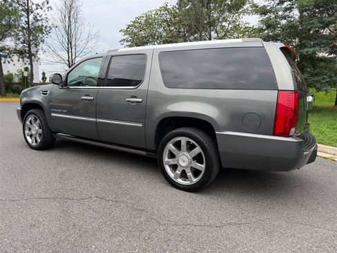 Used 2011 Cadillac Escalade ESV Premium AWD/4WD image 6