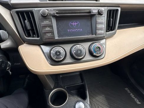 Used 2013 Toyota RAV4 LE FWD image 13
