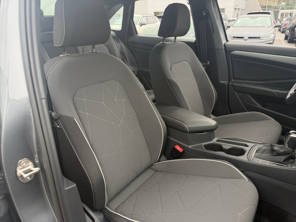 Used 2026 Volkswagen Jetta Sport FWD image 28