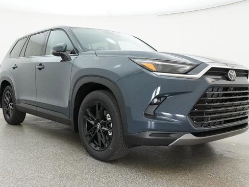 Used 2026 Toyota Grand Highlander AWD image 2