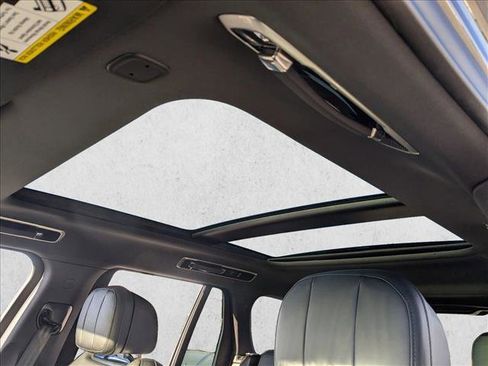 New 2025 Land Rover Range Rover SE image 17