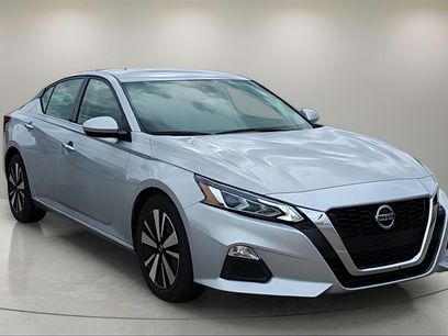 Certified 2021 Nissan Altima 2.5 SV w/ SV Premium Package