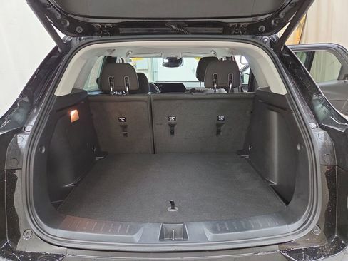 Used 2025 Chevrolet TrailBlazer LT w/ Convenience Package AWD/4WD image 9