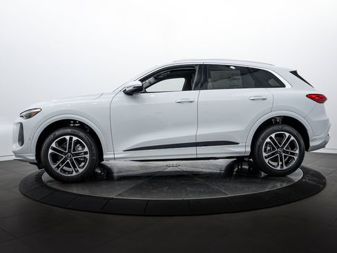 New 2025 Audi Q5 Premium Plus image 7