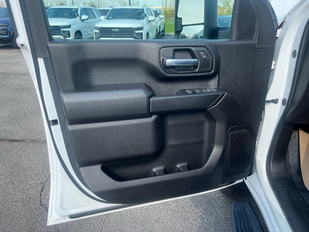 New 2025 Chevrolet Silverado 2500 Custom w/ Custom Convenience Package AWD/4WD image 9
