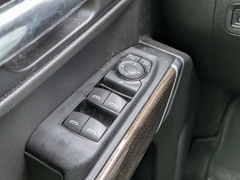 Used 2019 Chevrolet Silverado 1500 LT Trail Boss w/ Convenience Package AWD/4WD image 18
